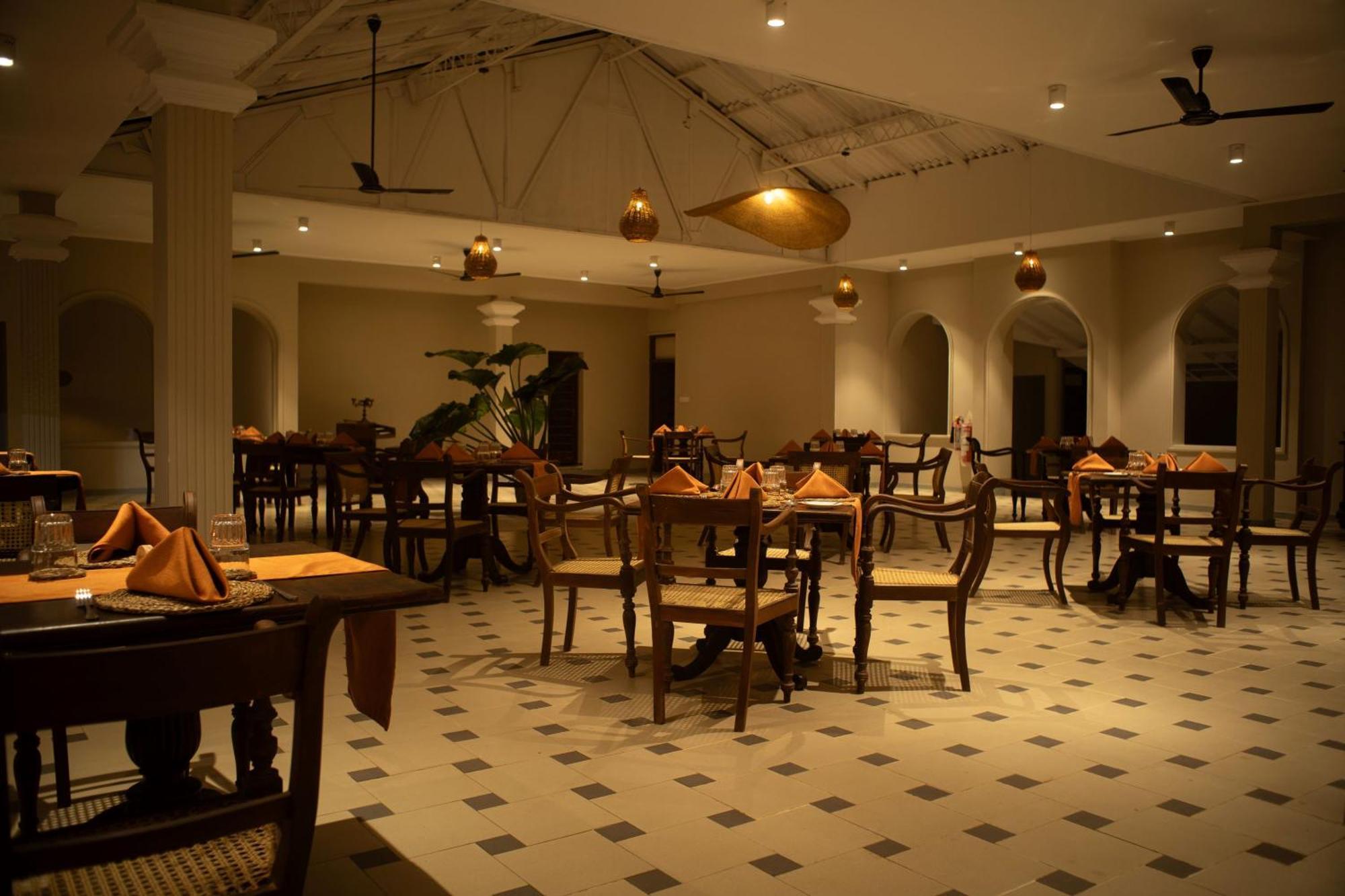 Neevana Hotel هيكادوفا المظهر الخارجي الصورة